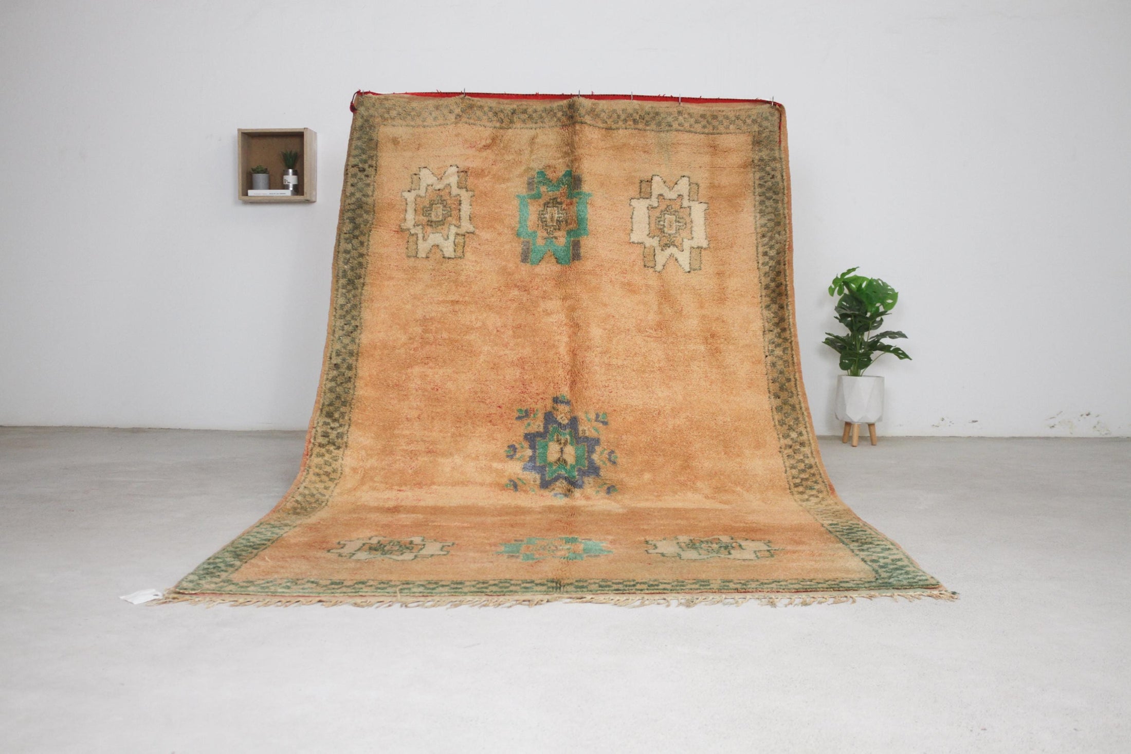 Vintage Moroccan Rug – Handmade Wool Berber rug, 5x9 ft – Peach beni mguild rug