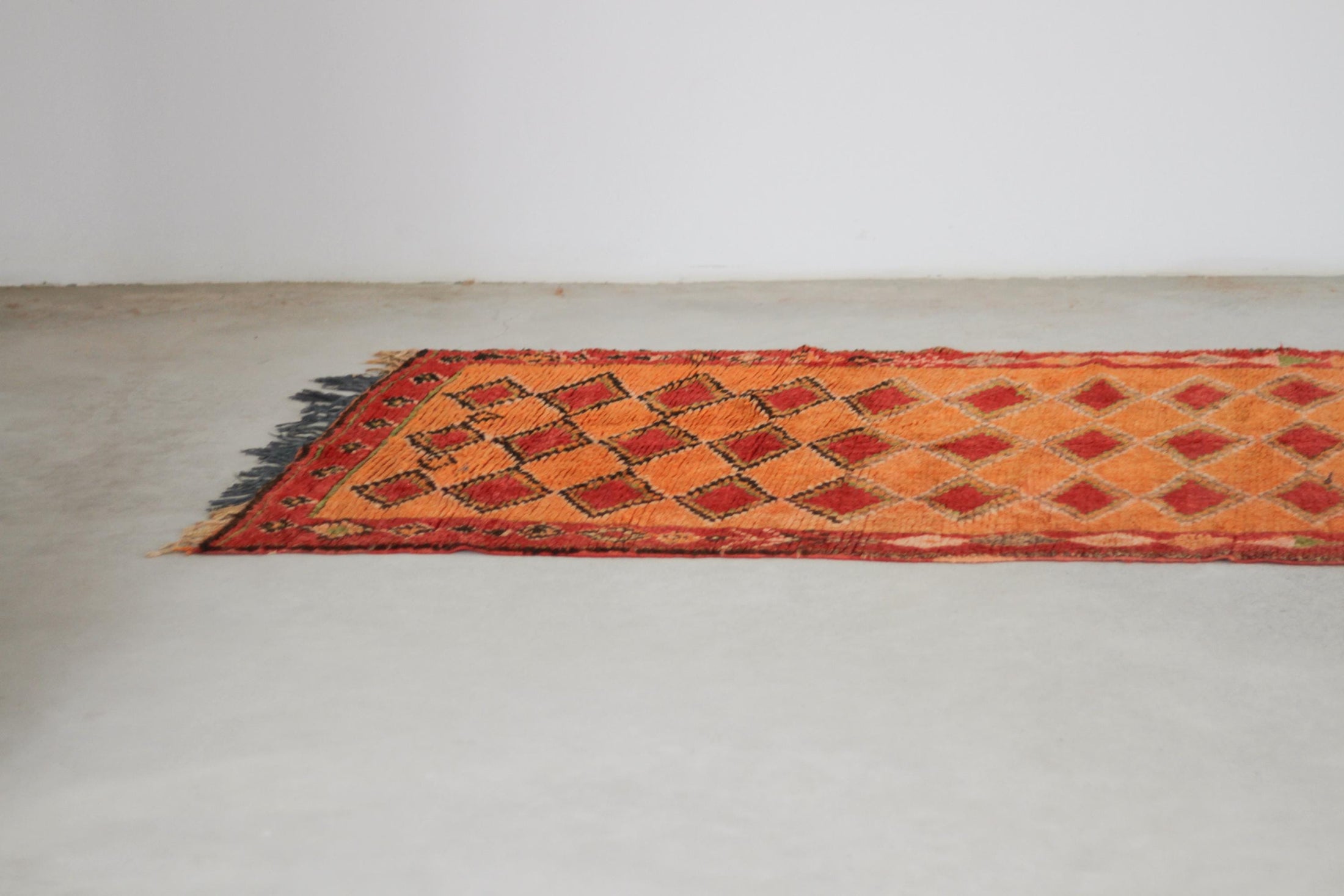 Vintage Moroccan Rug – Handmade Wool Berber rug, 5x11 ft – Orange beni mguild rug