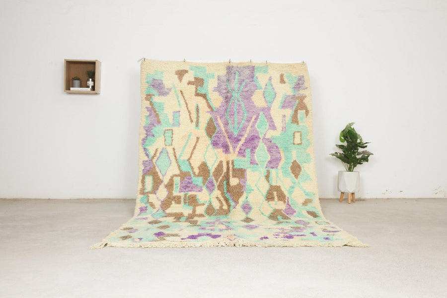 Cream Boujaad-style Moroccan rug No. bj-32, abstract free composition, full view