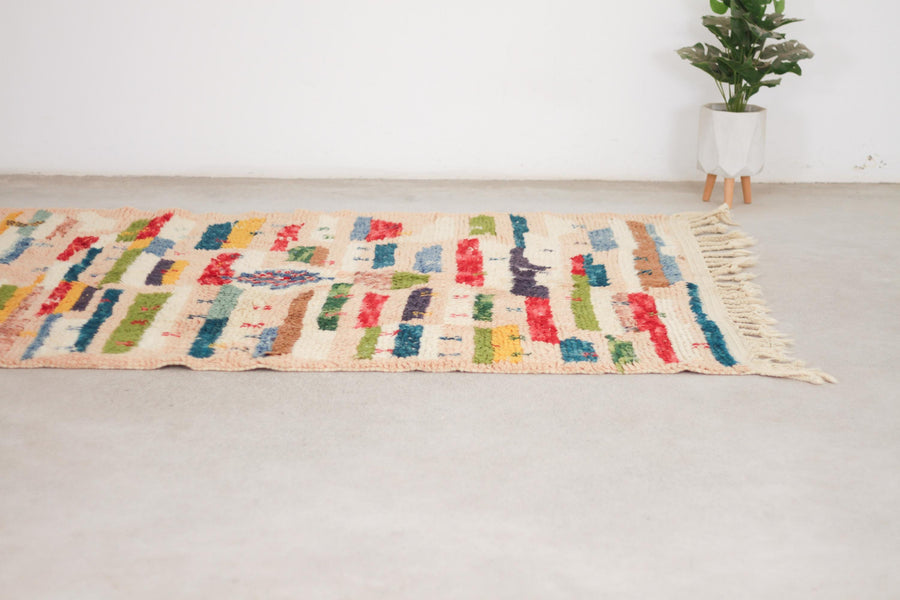 Cream and Red Boujaad-Style Moroccan Rug, 5'7" x 8'4" – No. bj-10