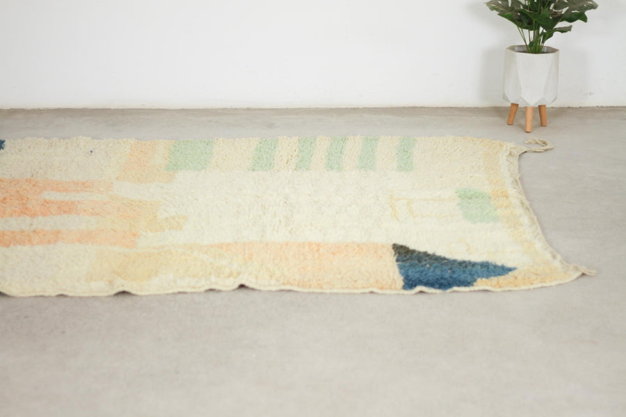 Cream and Peach Boujaad-Style Moroccan Rug, 5'7" x 8'0" – No. bj-18