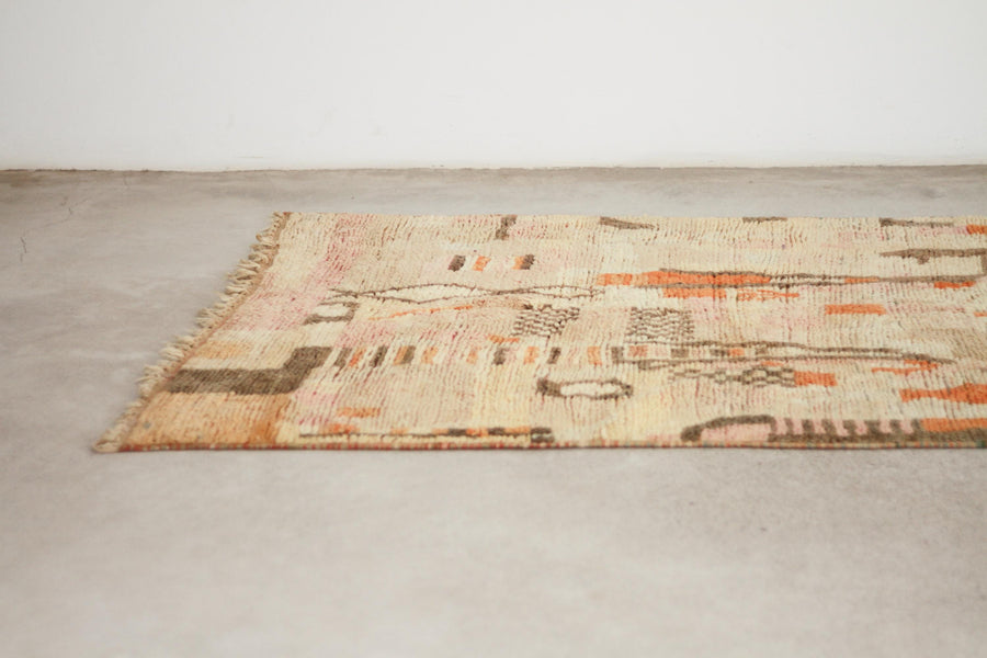 Cream and Orange Boujaad-Style Moroccan Rug, 5'3" x 8'0" – No. bj-5